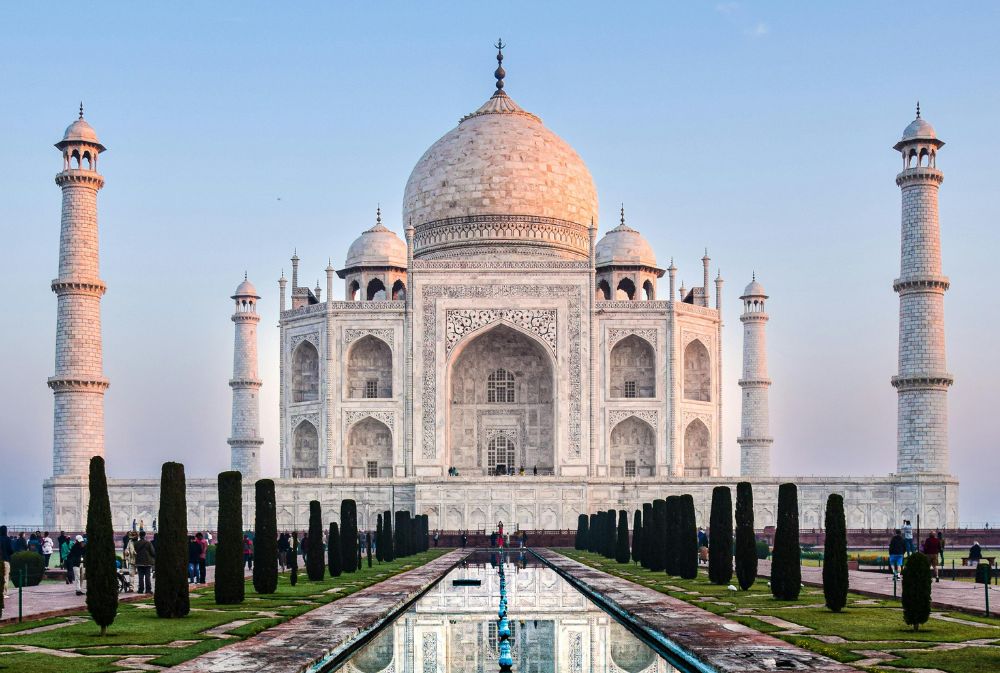Taj Mahal Tour Agra – Explore the iconic symbol of love with Exotique India. Experience sunrise views, Mughal architecture, and guided tours of Agra Fort and Mehtab Bagh.