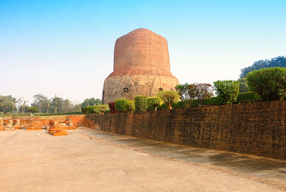 Dhemak Stupa